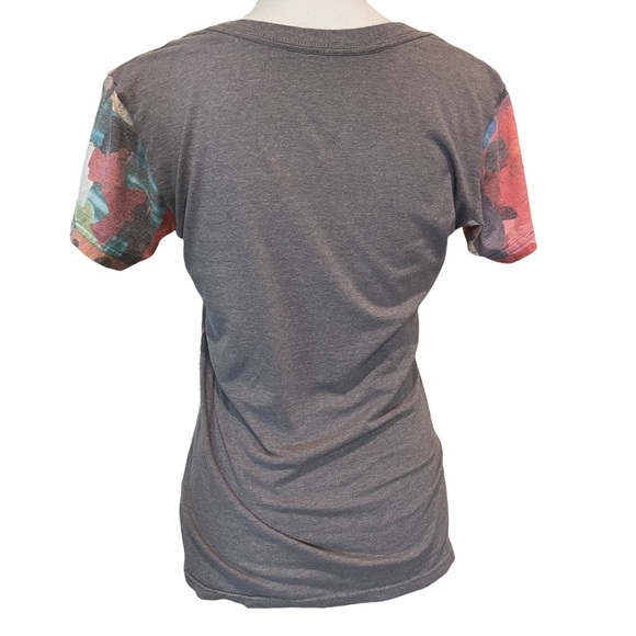 Disney Character Fitted V-Neck T-shirt. Size M - Picture 3 of 5